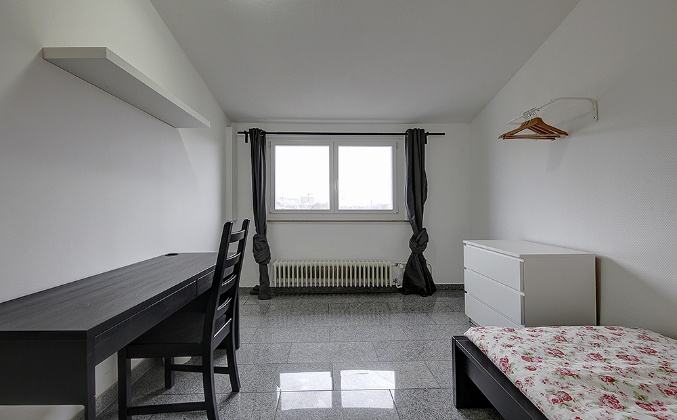 Listing photo thumbnail