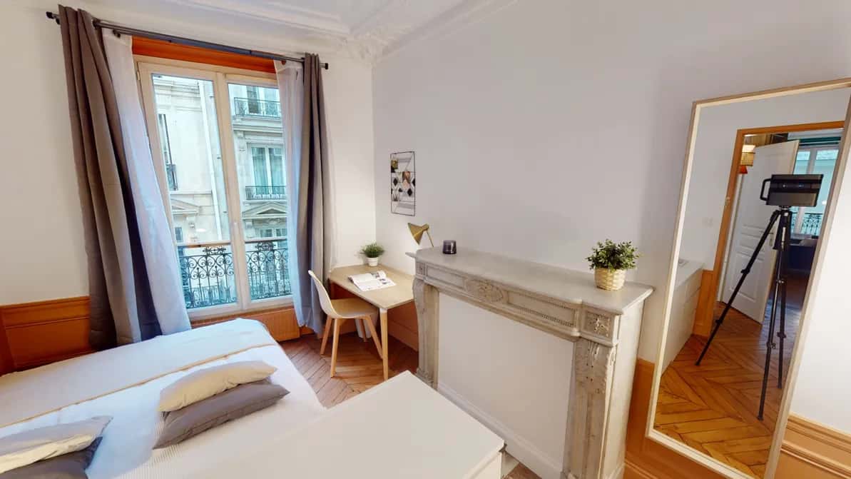 Room in Rue La Boétie, Paris for 100 m² with 4 bedrooms