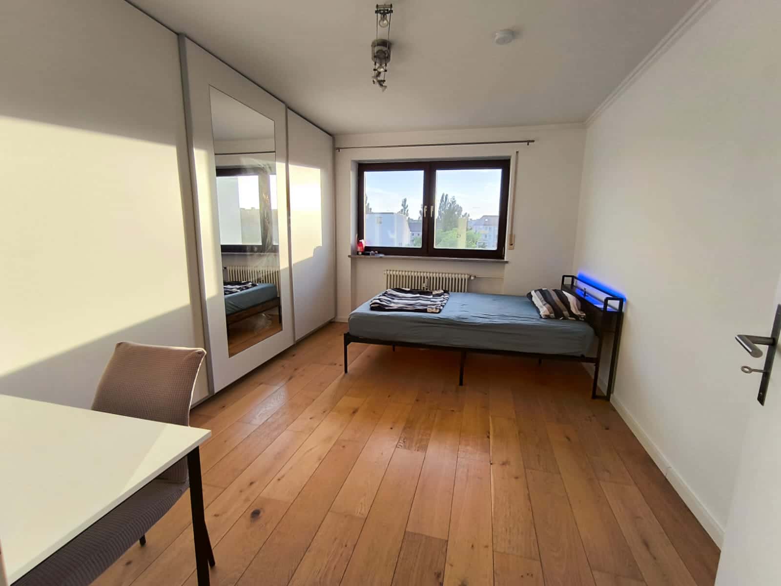 Room in Riesenfeldstraße, München for 110 m² with 4 bedrooms