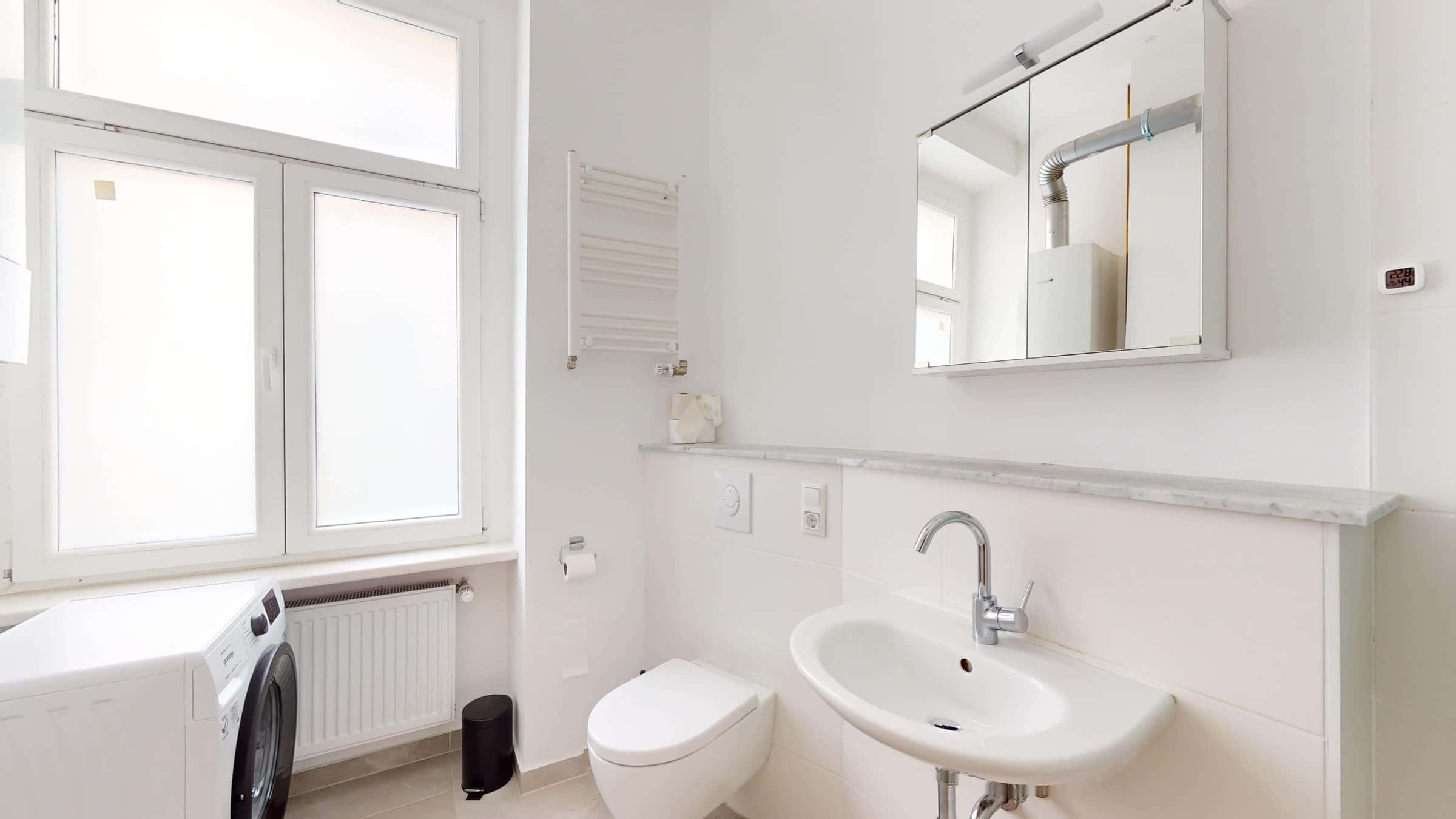 Berlin Rhein 3 - Private Two-room Apartment (1)