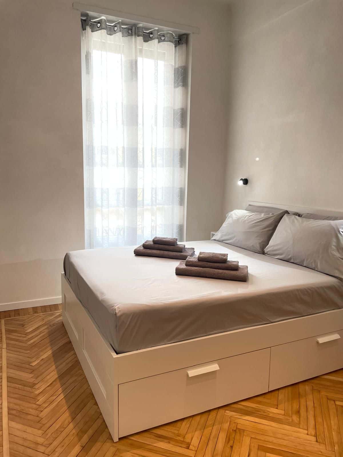 Stanza 1 con bagno privato in Via Pier Dionigi Pinelli, Torino