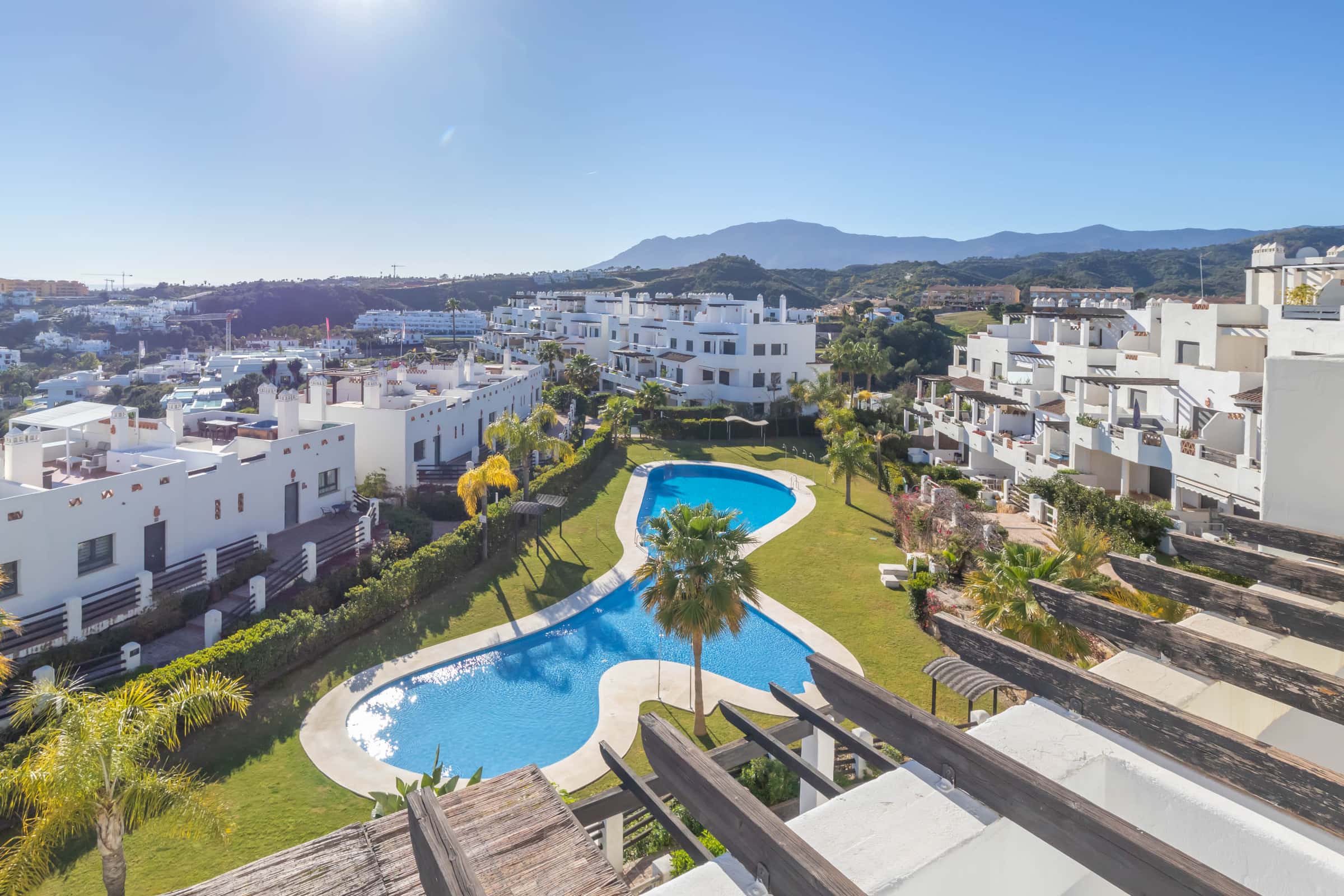 Sunset Sunshine Pool and Golf 3