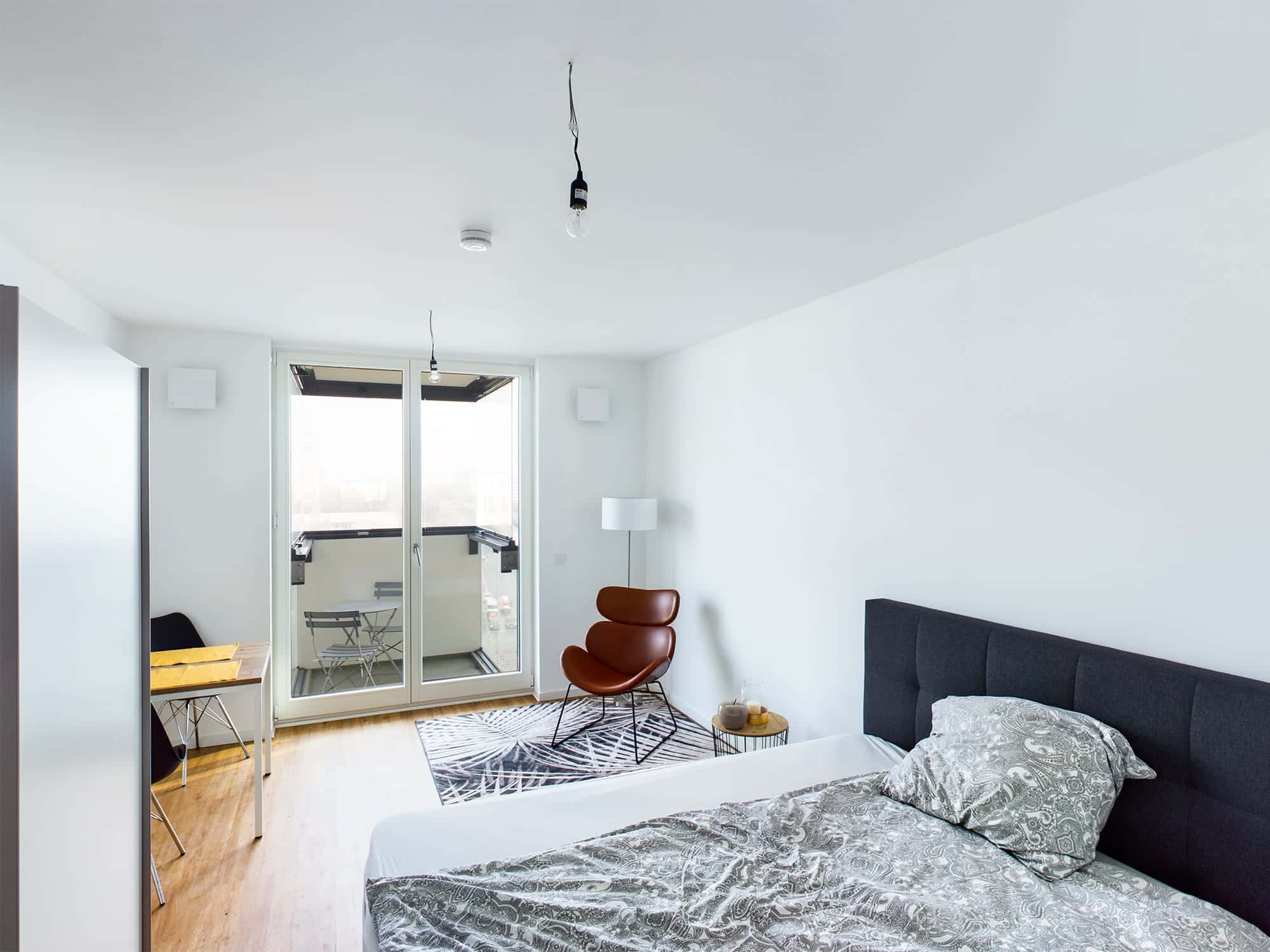 Furnished 1 room studio with elevator and balcony