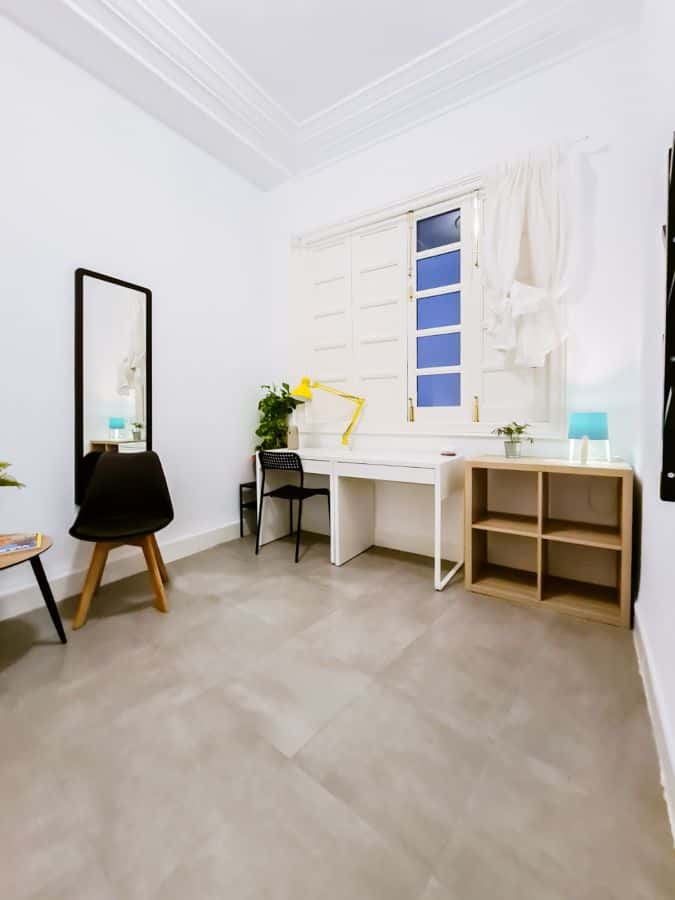 Habitación en piso de 7 habitaciones en Ciutat Vella