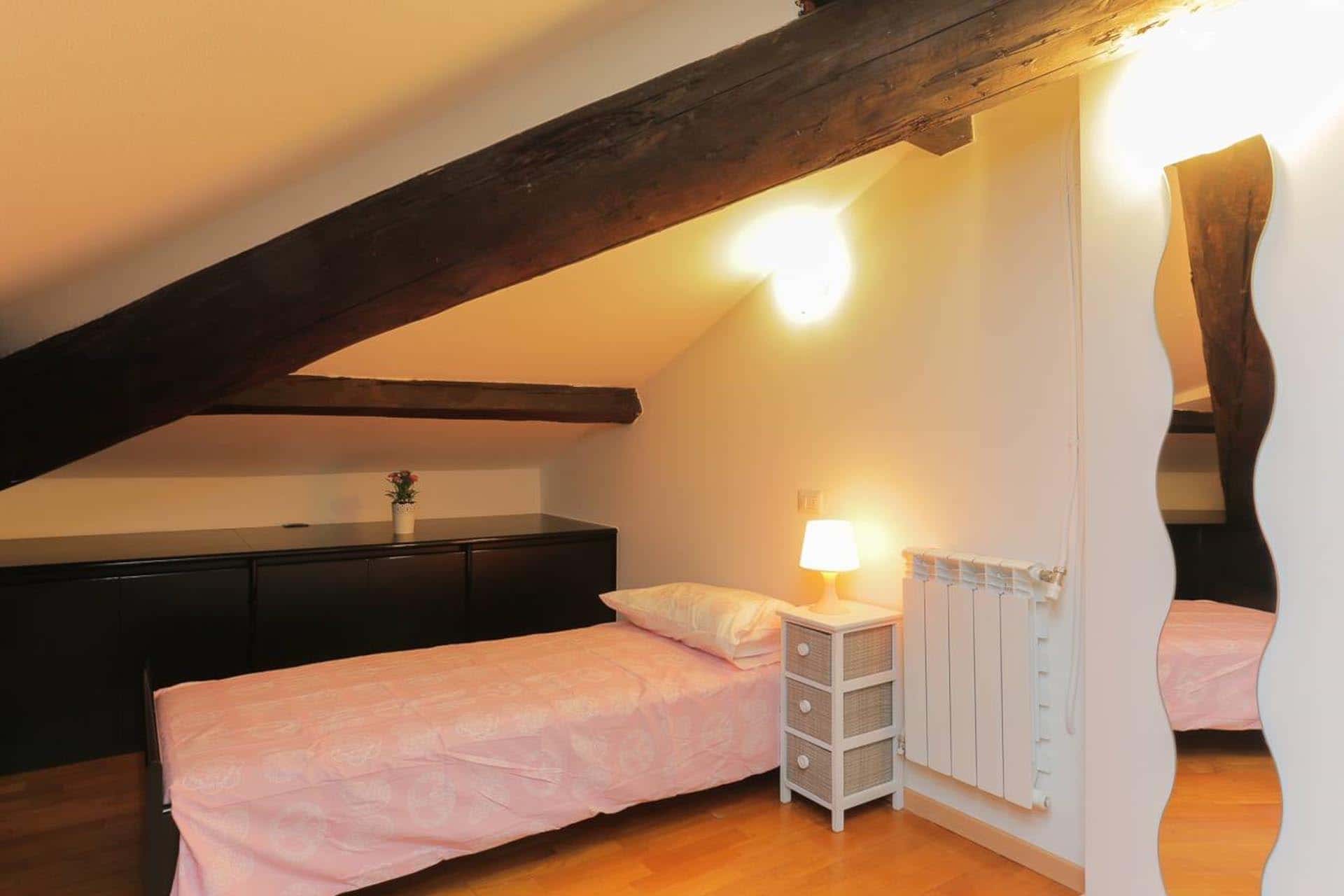 via broggi 13  private room s1