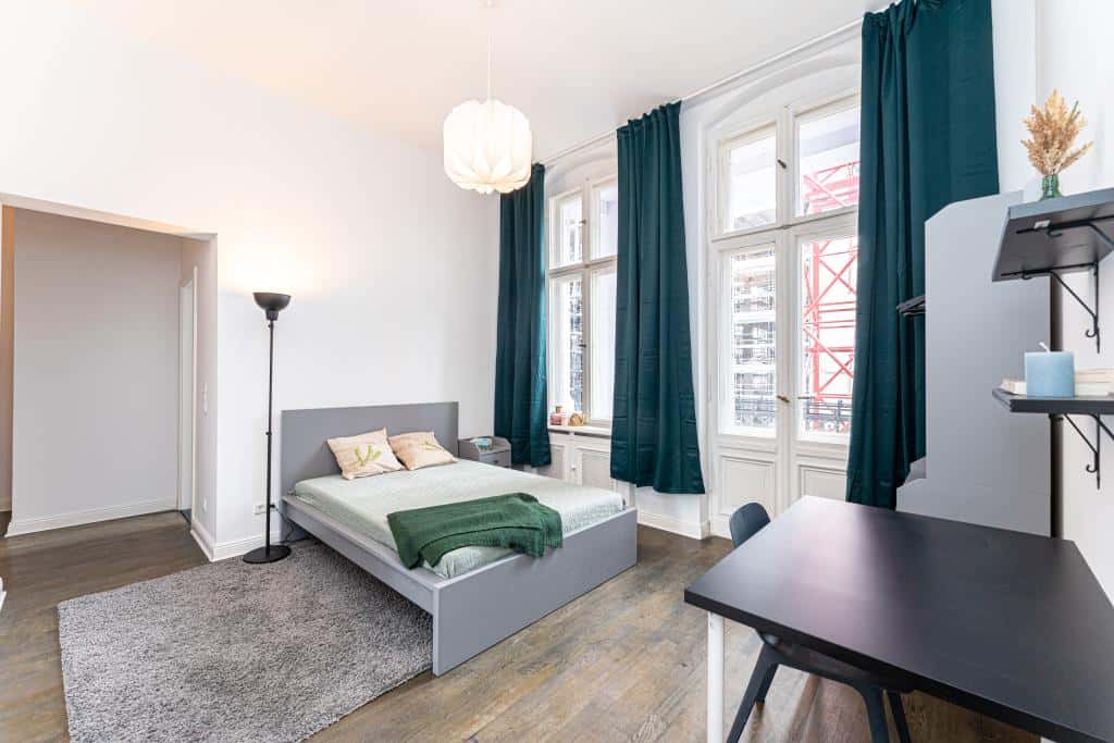 Room in Uhlandstraße, Charlottenburg, 10719 Berlin, Germany in Charlottenburg
