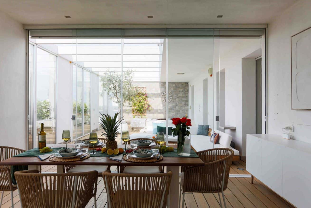 Straordinario trilocale con terrazza e vasca all'aperto