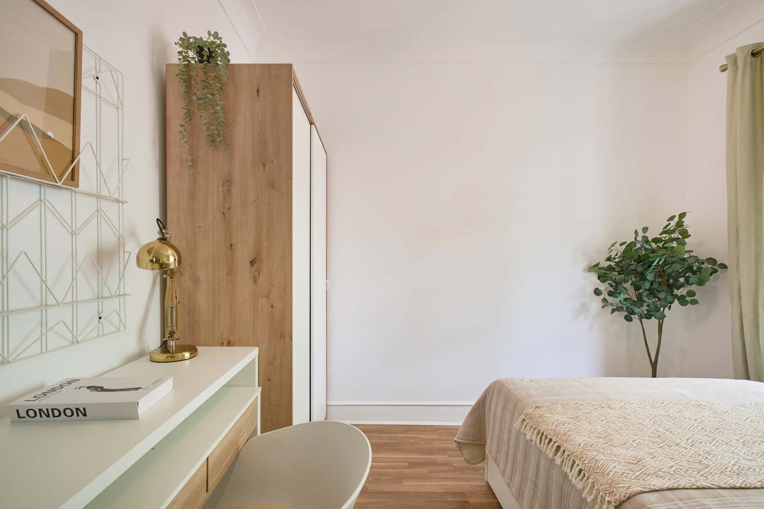 Room 1 - 87. Avenida de Roma 16 2E