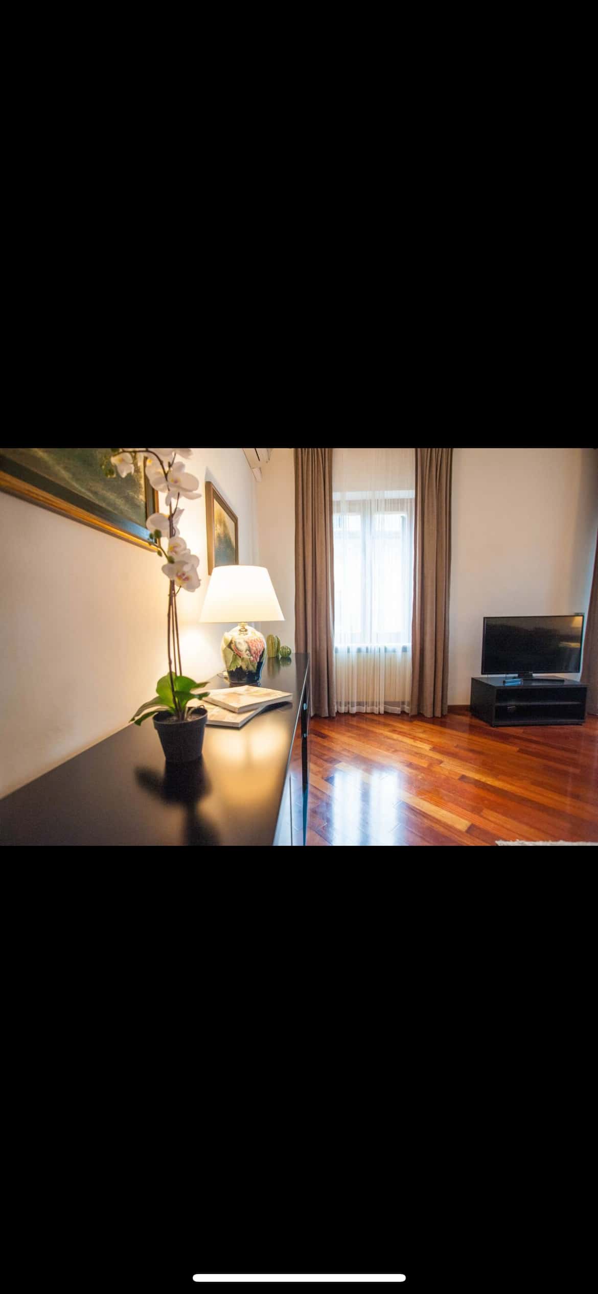 Appartamento in Via Giuseppe Mazzini, Verona di 130 m² con 2 camere