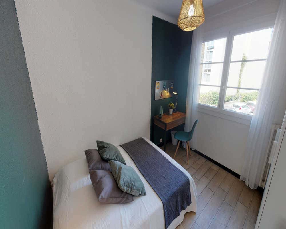 Chambre dans le rue du Faubourg Saint Jaumes