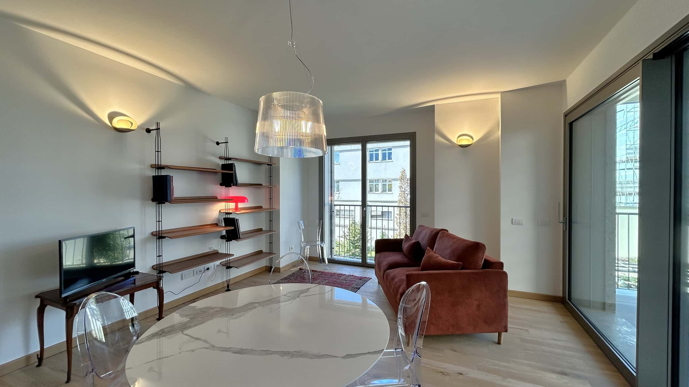 Appartamento con terrazzo in Via Adamello, Milano