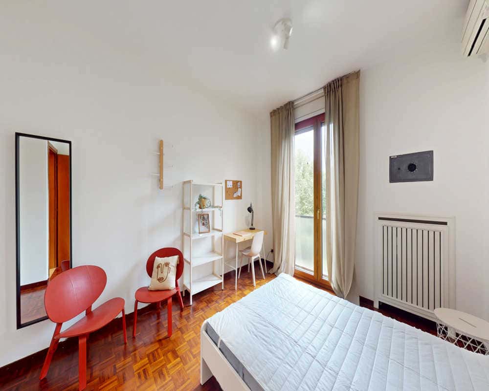 Stanza in Via Alessandro Litta Modignani