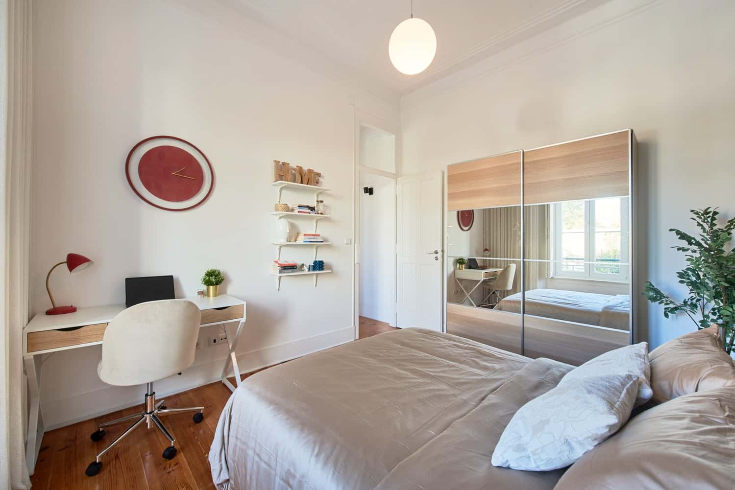 Room 3 - 53. Calçada Boa Hora 7 1E