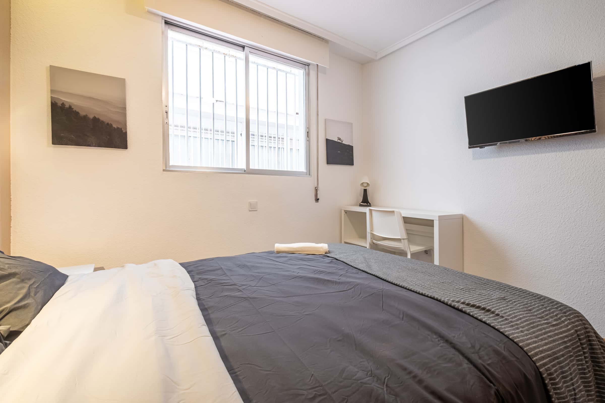 Zimmer in Carrer Italia, Alacant für 120 m² mit 6 Schlafzimmer