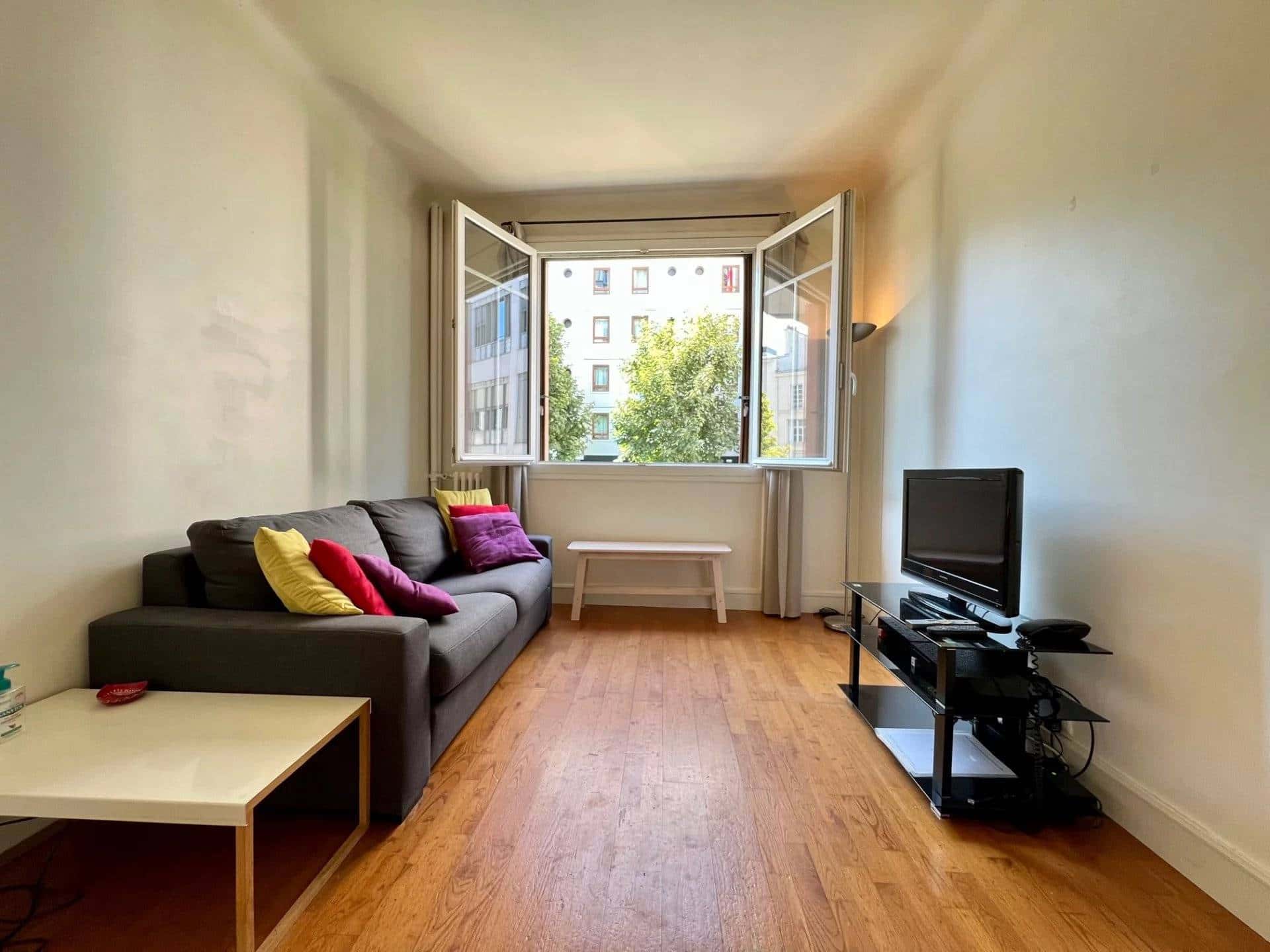 Appartement 32 m² avec une chambre situé rue Breguet au 1er étage avec ascenseur