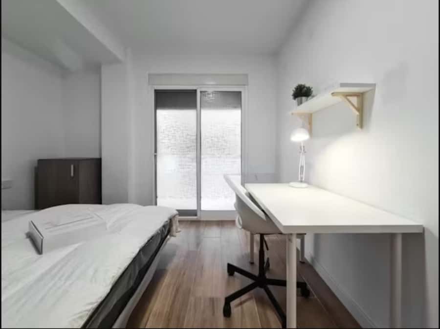 Habitación en piso de 4 habitaciones en Campanar