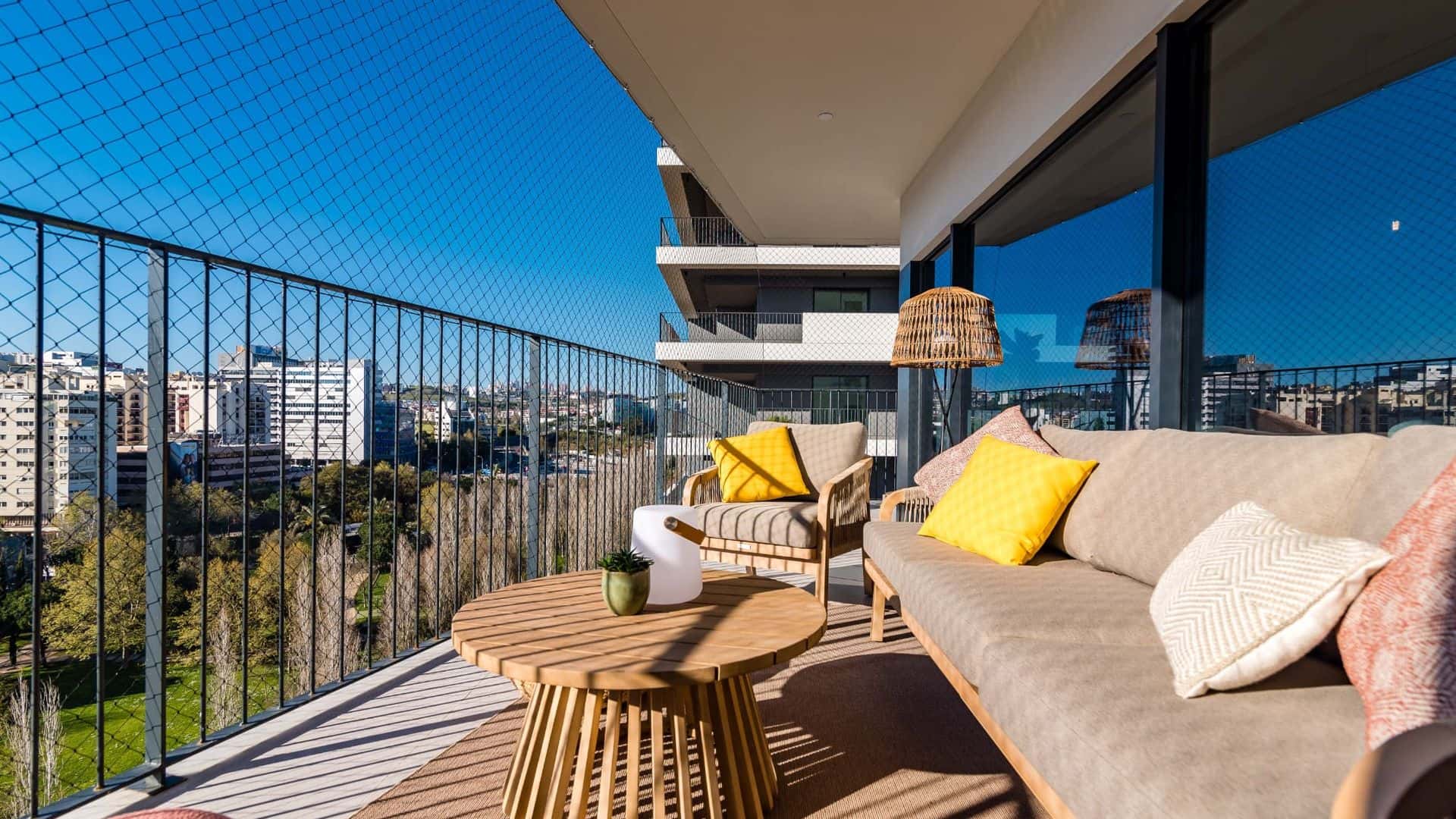 Miraflores Modern Apt w/ Balcony