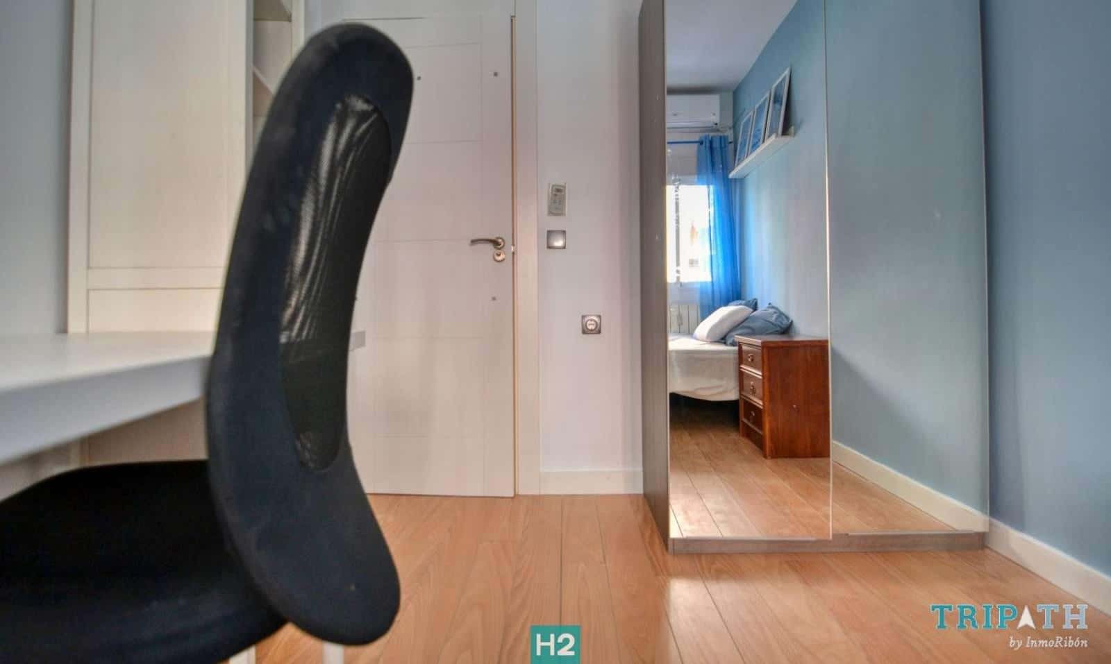Double bed in Shared apartment in Madrid
