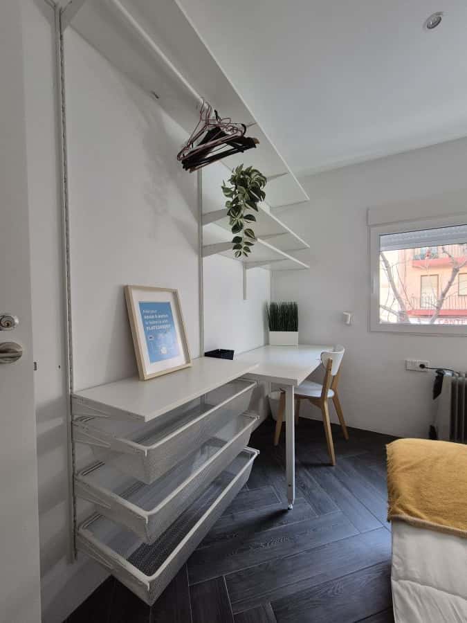 Habitación en piso de 4 habitaciones en Camins Al Grau