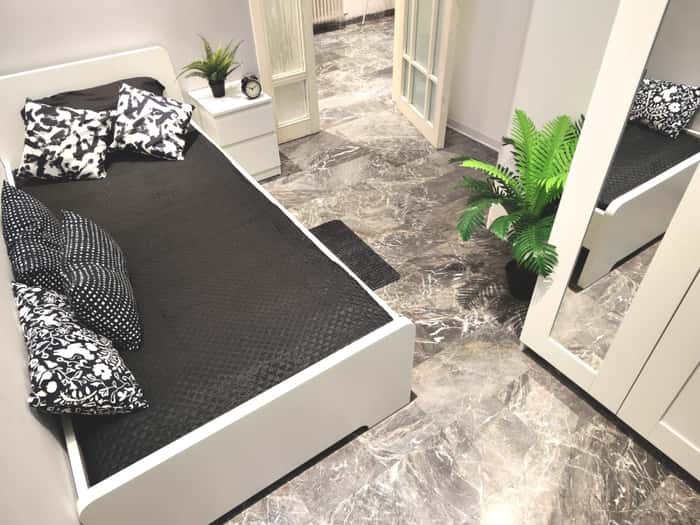 Listing photo thumbnail