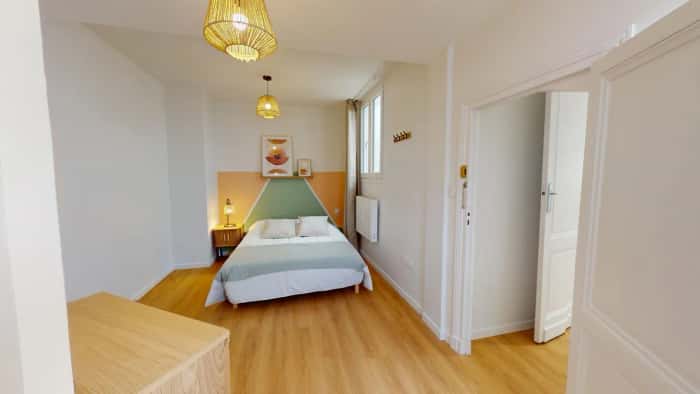 Listing photo thumbnail