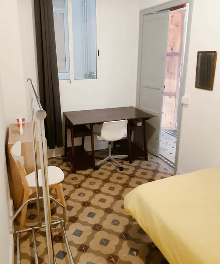 Habitación en piso de 6 habitaciones en Ciutat Vella