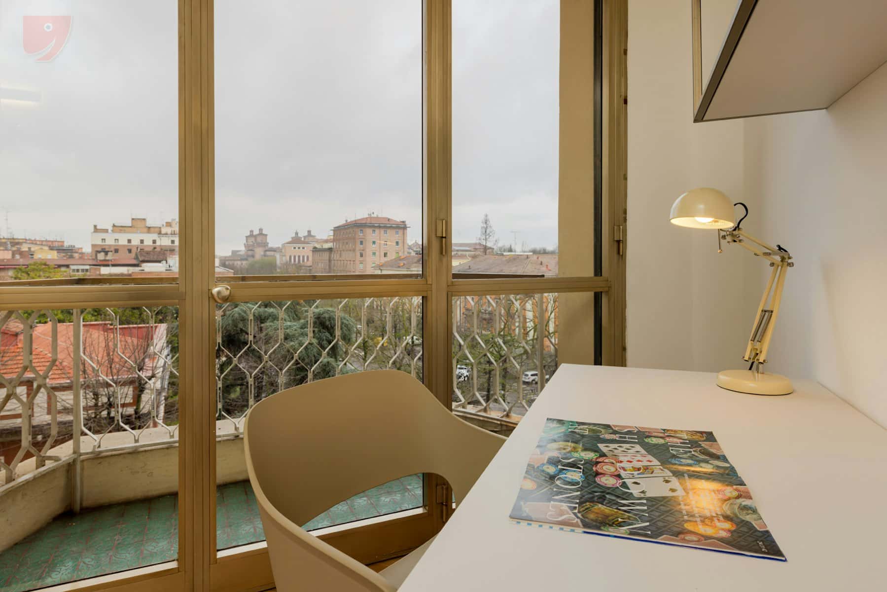 Zimmer in Viale Cavour, Ferrara für 185 m² mit 9 Schlafzimmer