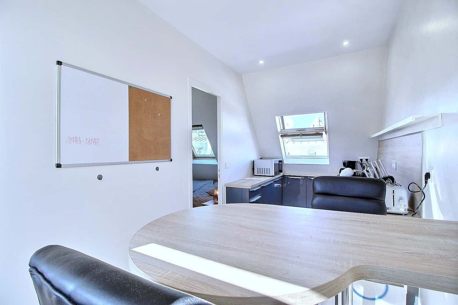 Location Appartement meublé 1 chambre - 17m² - Alma-Marceau - Paris