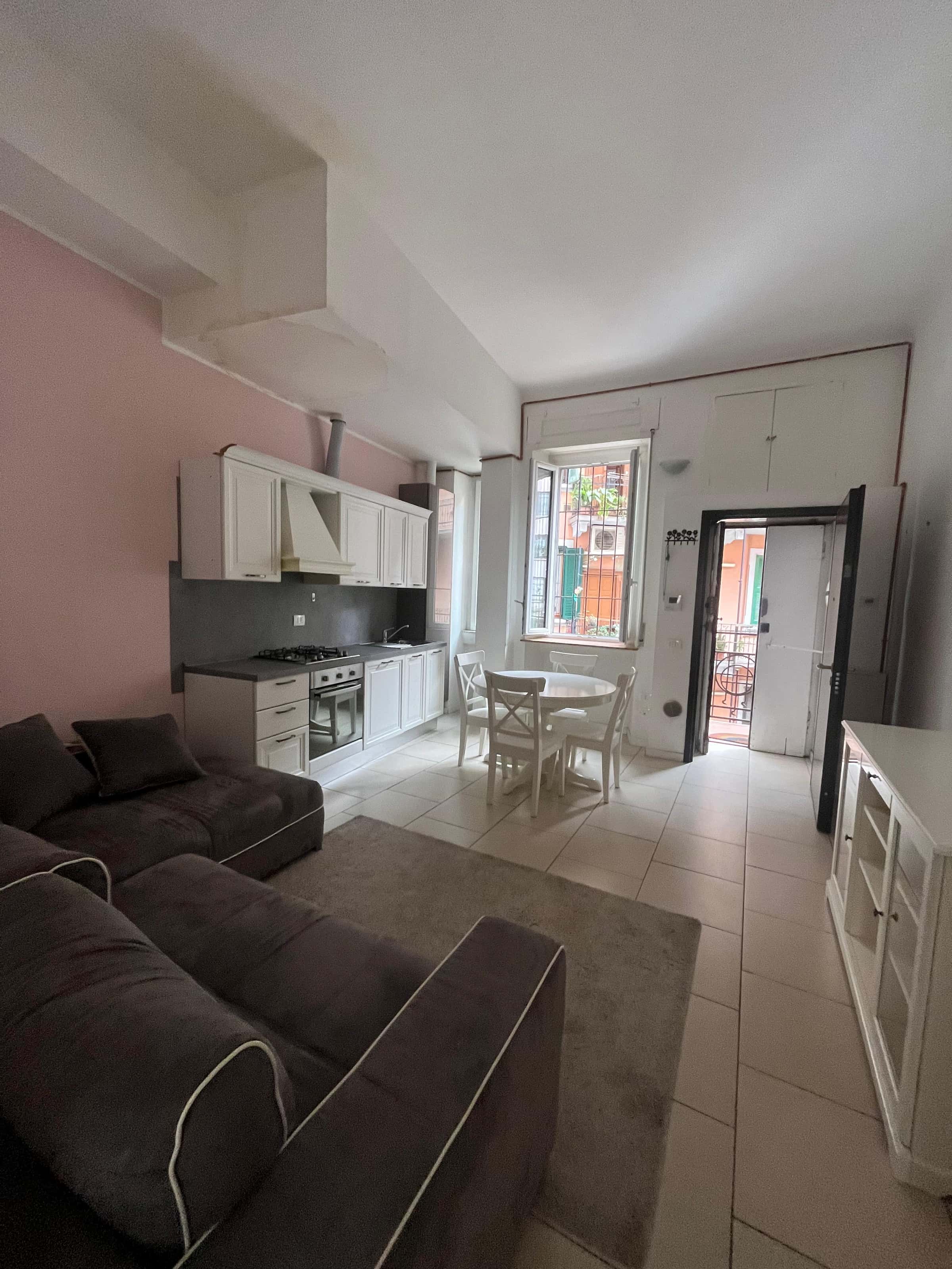 Bilocale Isola - Via Garigliano