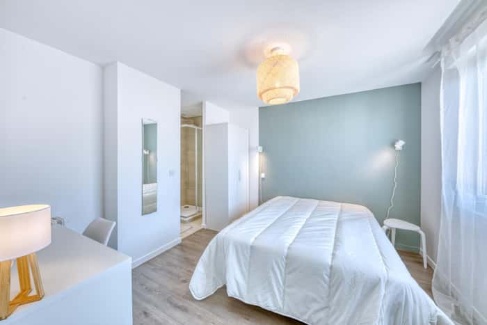 Listing photo thumbnail