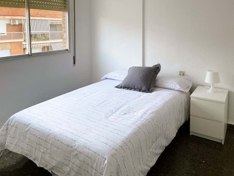 Habitación en piso de 4 habitaciones en Quatre Carreres