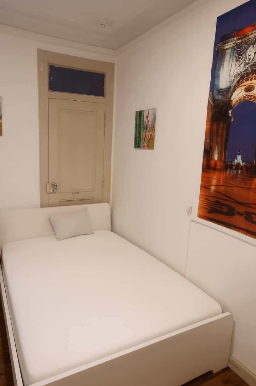 Quarto com cama de casal, com varanda, em apartamento com 8 quartos - FLAT 5D - SALDANHA 52D