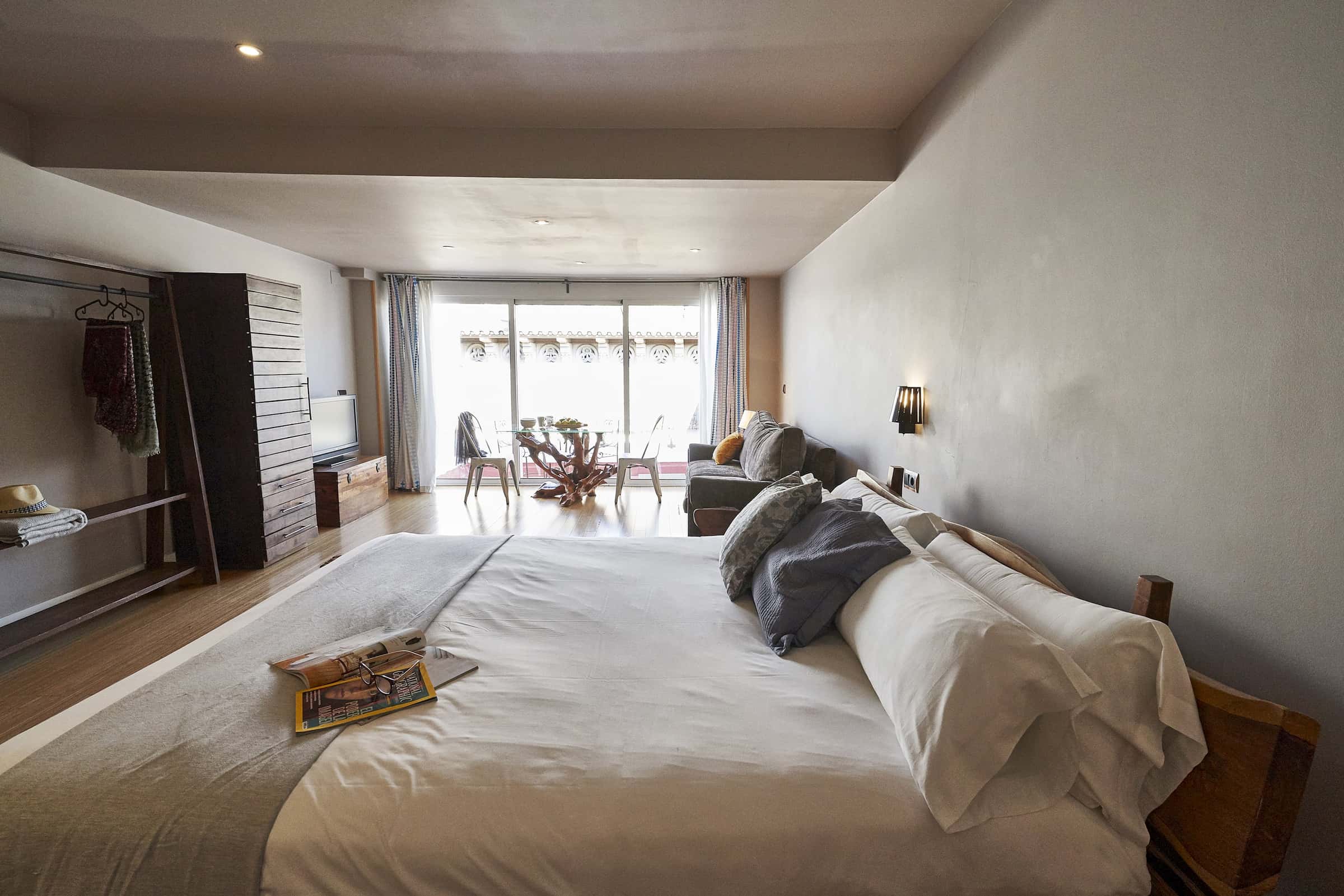 Ample 1213 · Confy attic large terrace in centre