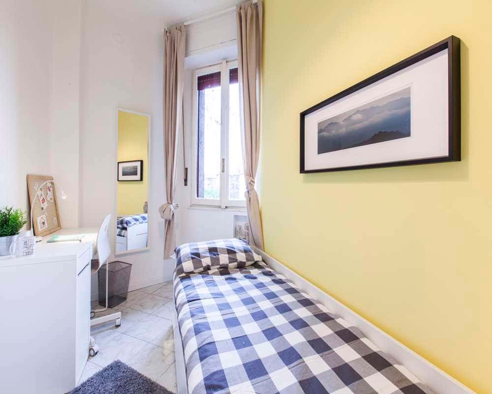 Stanza in Via Salvatore Barzilai