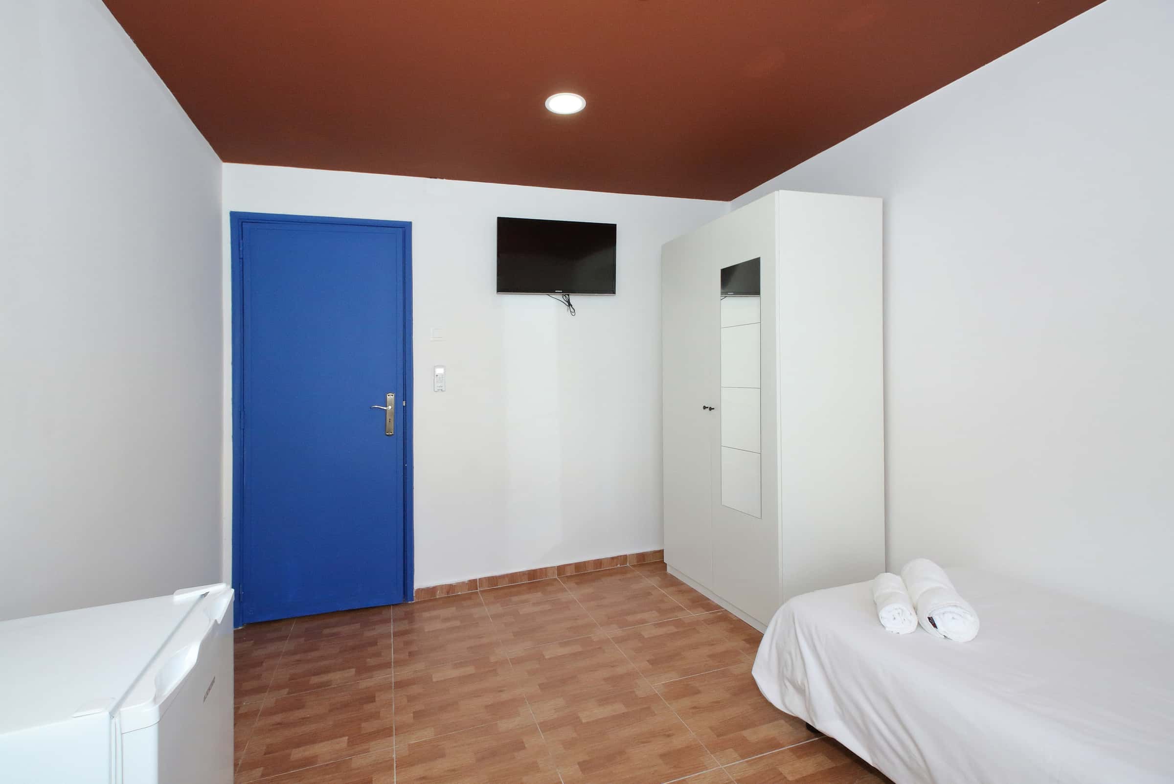 Room in Rua Ferreira Lapa, Lisbon (Students only)