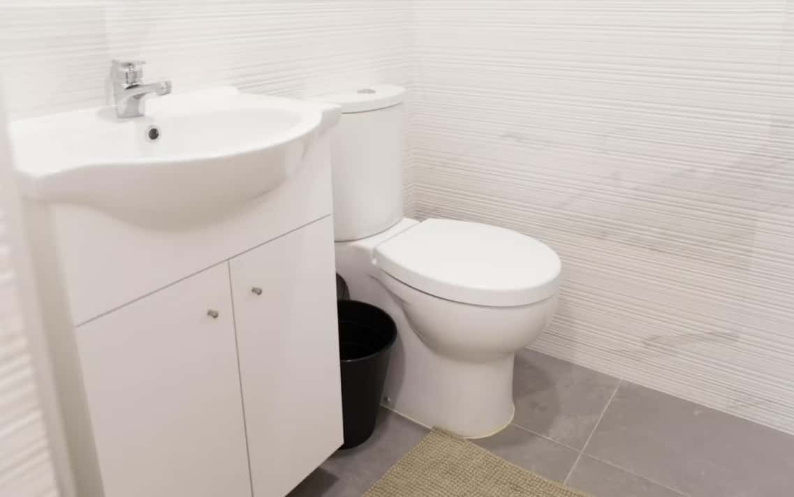 STANDARD ROOM WITH PRIVATE BATHROOM