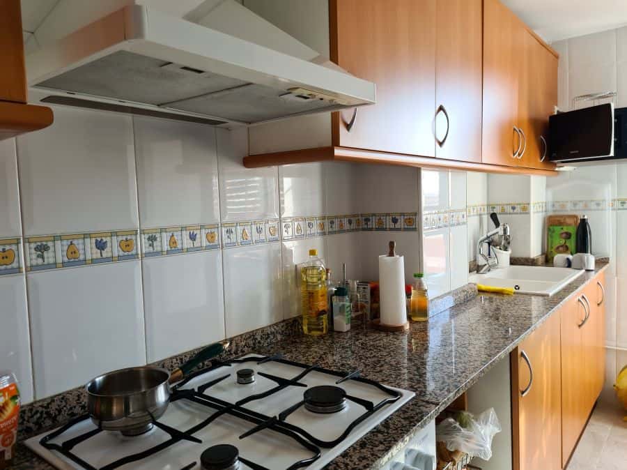 Habitación en piso de 4 habitaciones en Rascaña