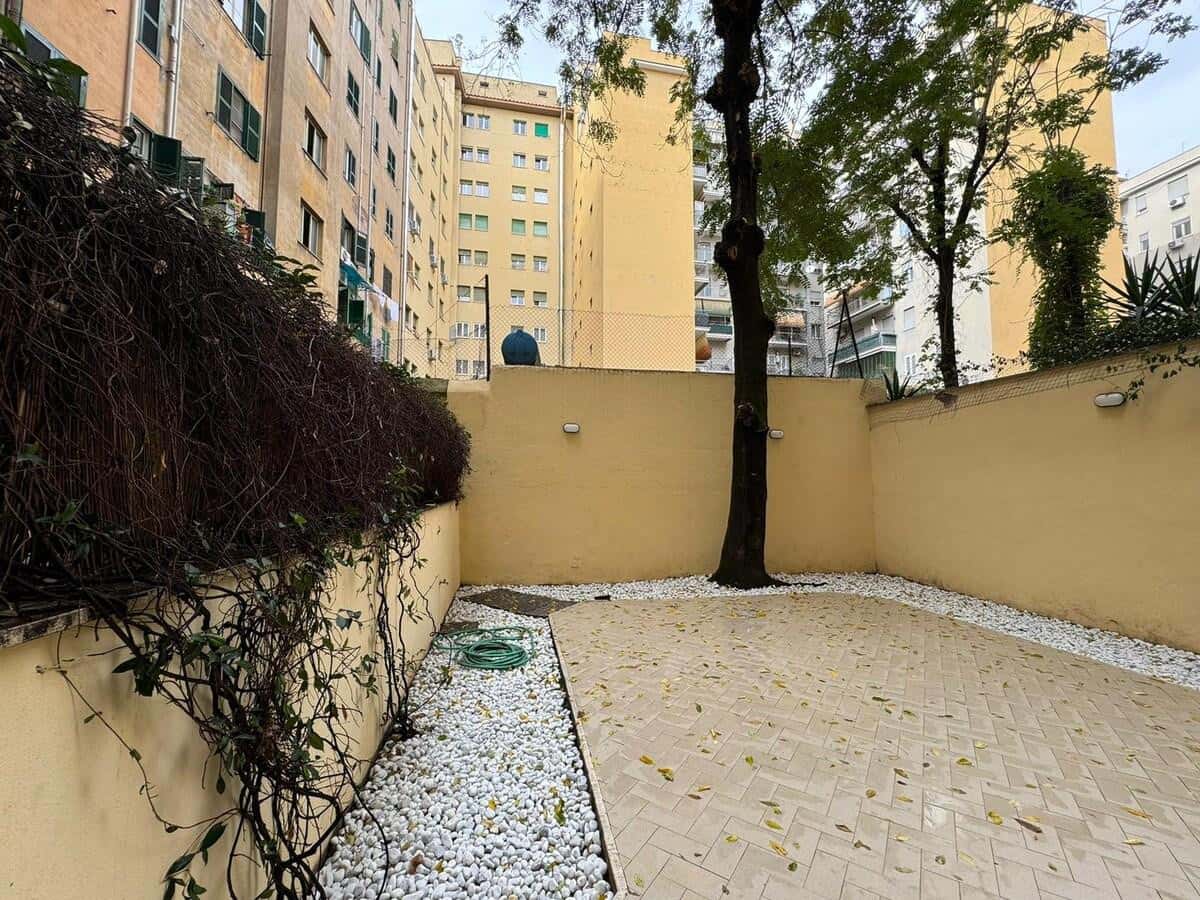 095 - Camilla - Quiet Corner in the Eternal City