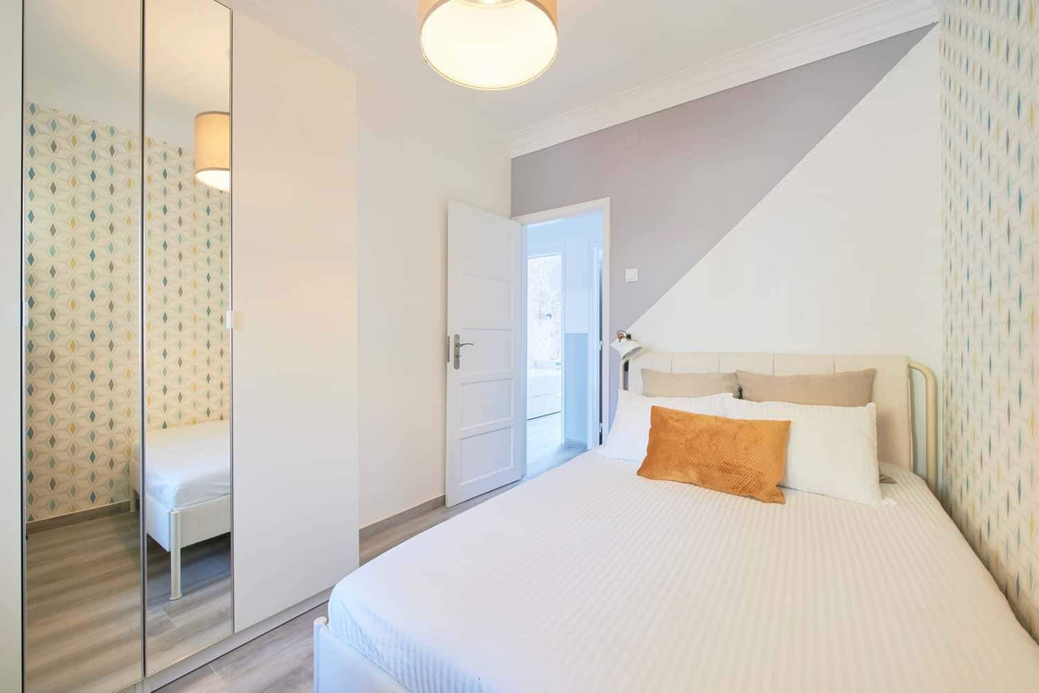 Room 4 - 206. Mouzinho Albuquerque 2 1D