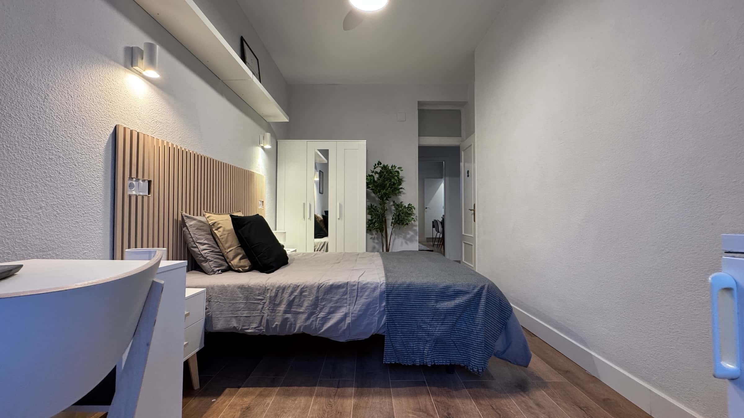 Zimmer in Calle de Concepción Jerónima, Madrid für 180 m² mit 9 Schlafzimmer