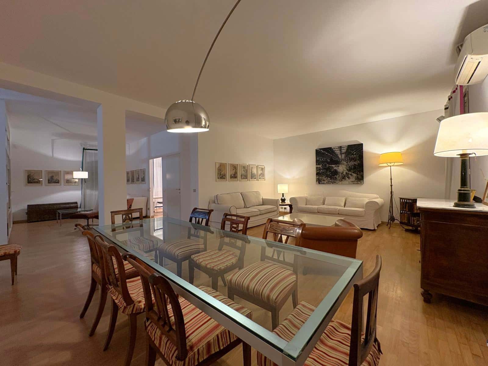 Elegante Appartamento in Via Carlo Poma, Milano