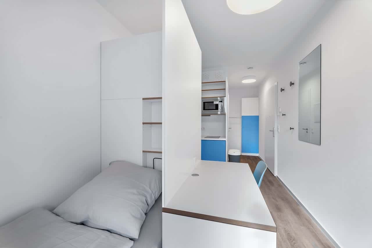 Fully furnished studio with balcony - Nearby HTW University