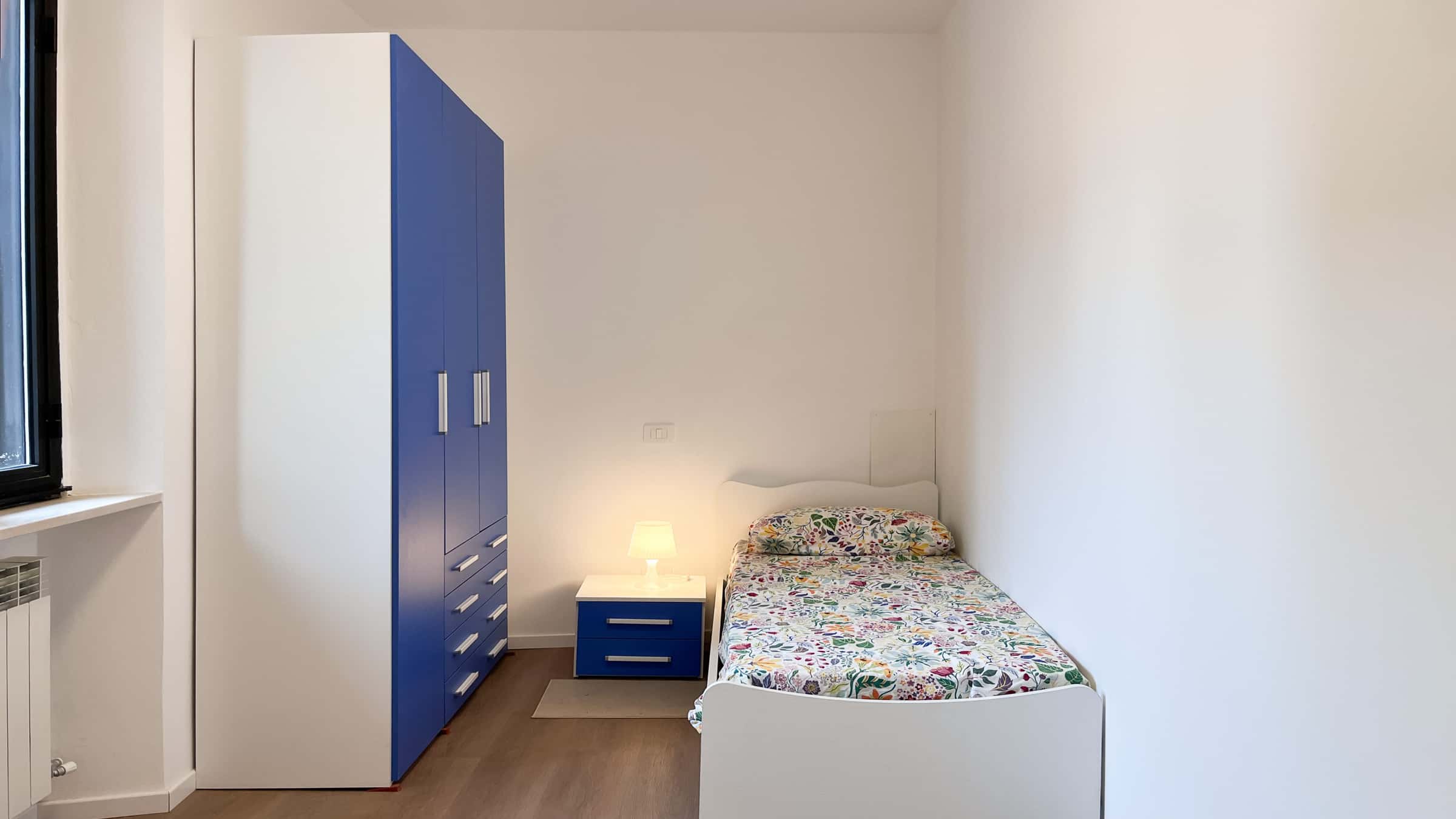 Room in Via Comune Antico, Milano for 90 m² with 4 bedrooms