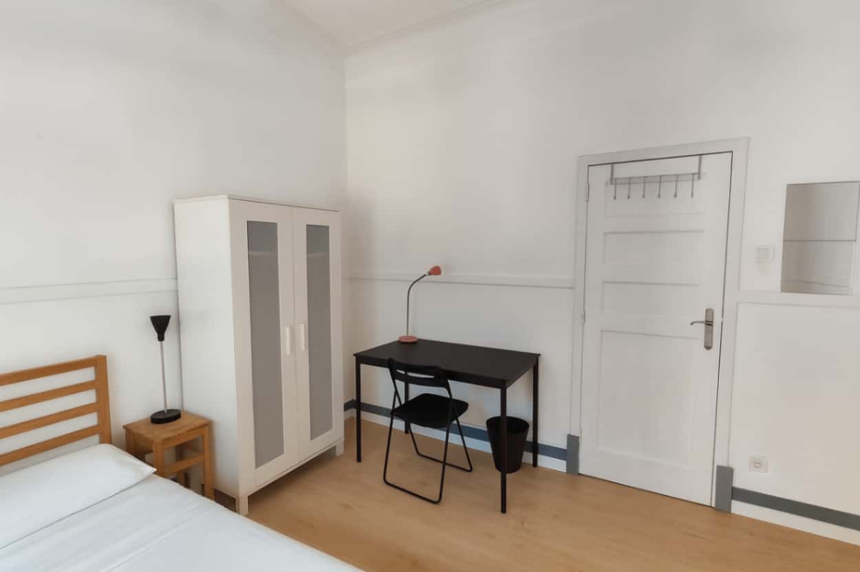 Quarto com várias camas em apartamento com 6 quartos - FLAT C - C4