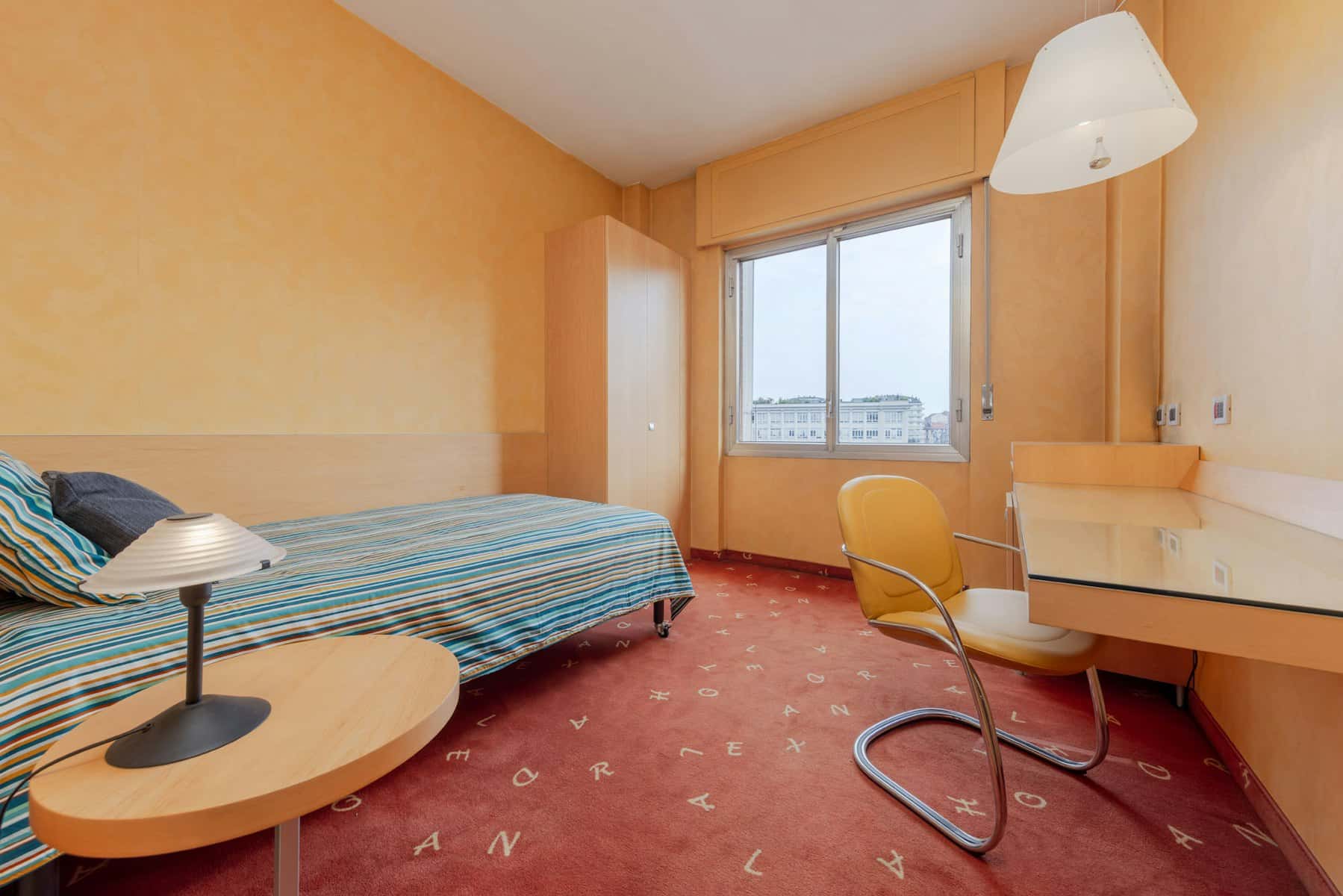 Room in Lungo Dora Napoli, Torino for 1100 m² with 10 bedrooms