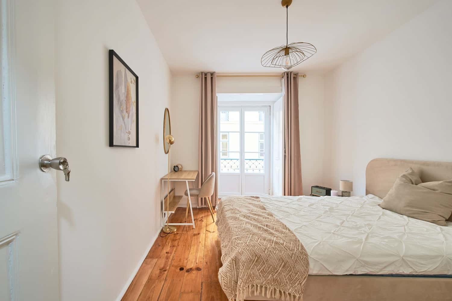 Room 9 - 83. Rua da Emenda 111 1