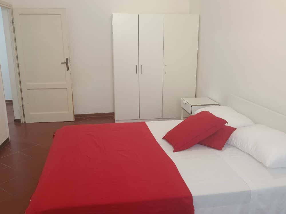 Camera privata in Via Calzolari 21