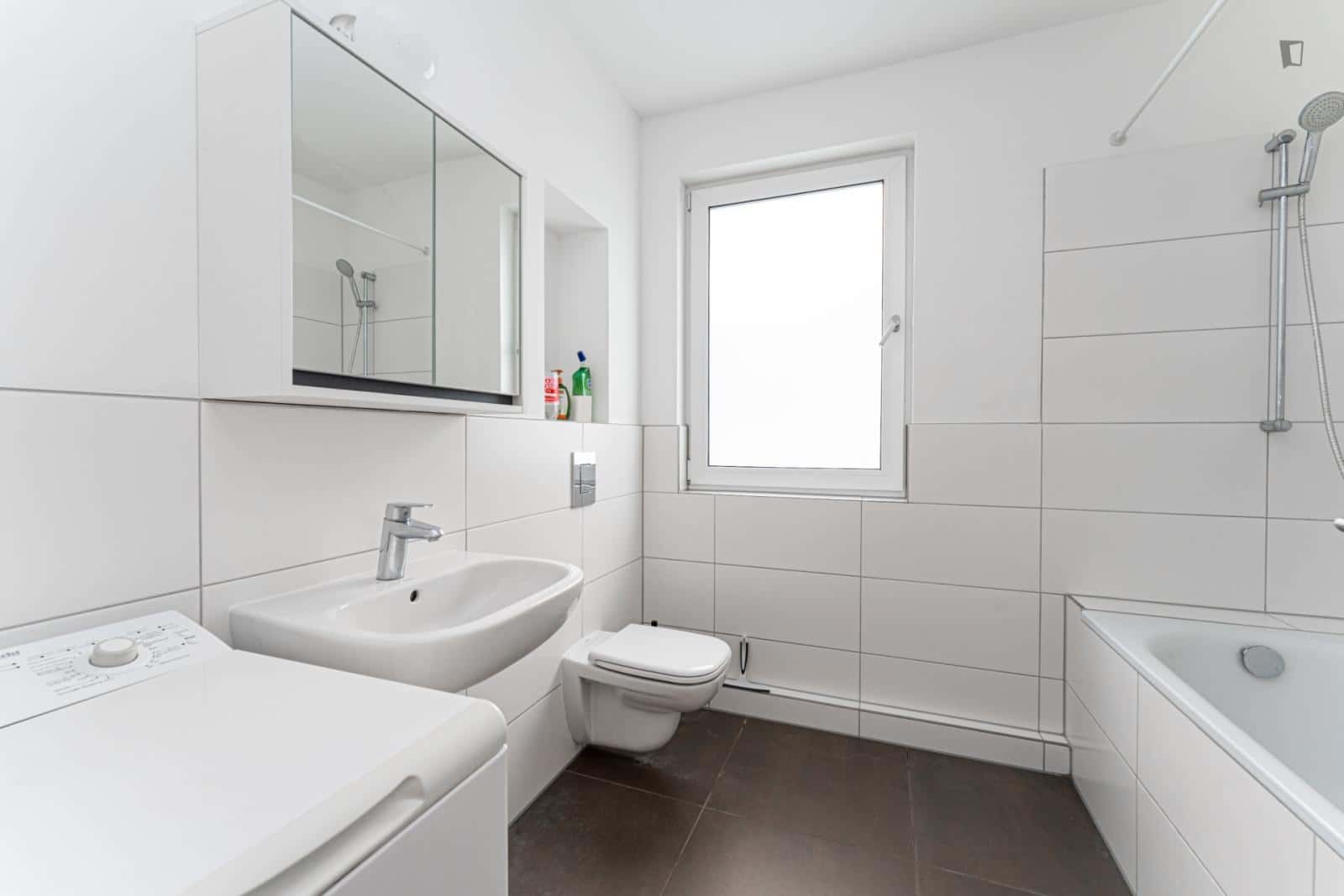 Room in Schnellerstraße, Berlin for 89 m² with 4 bedrooms - Foto 5