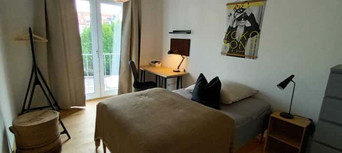 Listing photo thumbnail