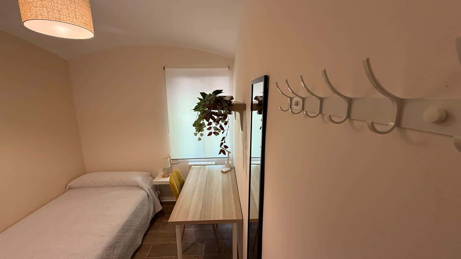 Habitación en Calle de Jacinto Benavente, Valladolid para 60 m² con 4 dormitorios